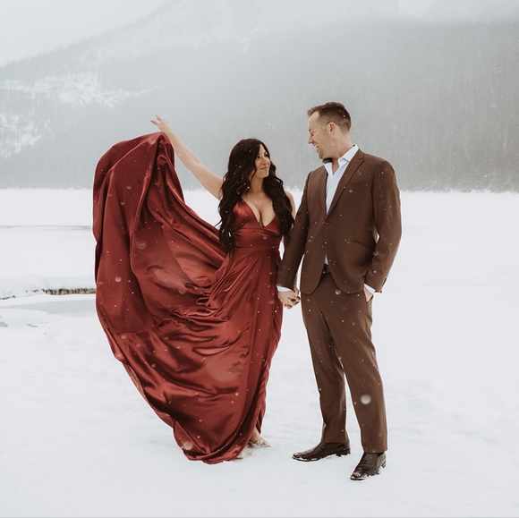 Absolutely stunning custom Ruru gown by A&N Luxe in burgundy. Size small. - Picture 2 of 5